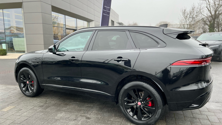 Jaguar F-Pace 2.0 D200 R-Dynamic Black 5dr Auto AWD Diesel Estate